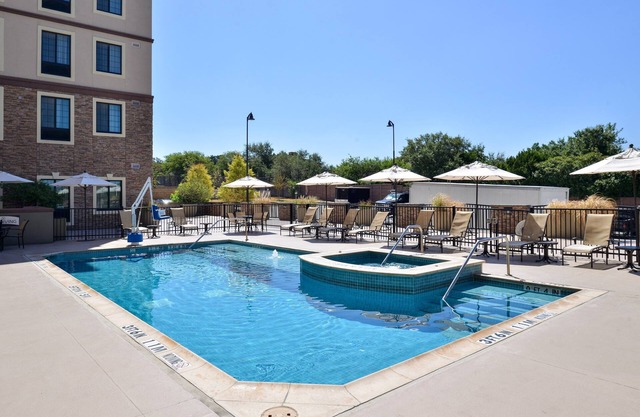 15 Minutes from Six Flags! | Studio with Roll-in Shower + Outdoor Pool and Hot Tub