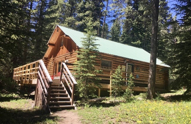 157 U.S. Hwy 212 W. 1 bedroom 1 bath sleeps 8