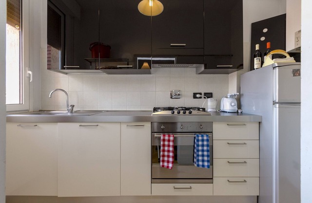 16th Aprt 2Bedrooms /1Bathroom