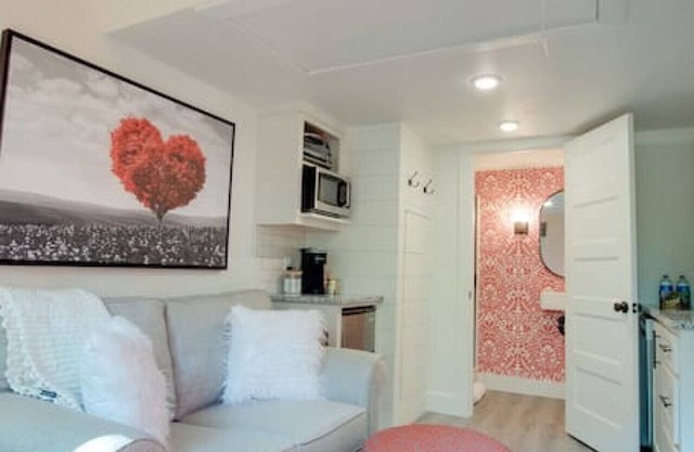 #17 Heartthrob Tiny Cottage