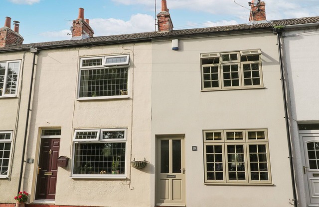 18 HIGH STREET, pet friendly in Swainby