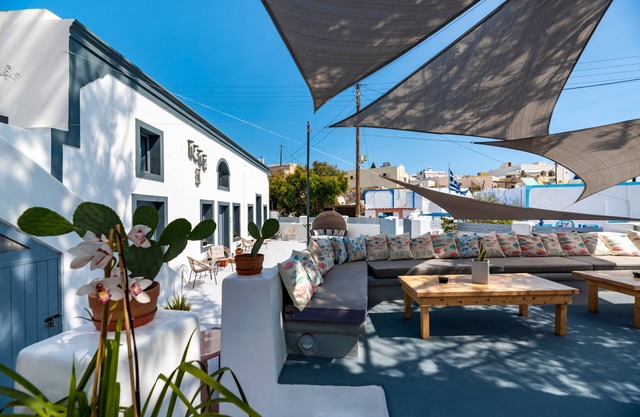 1812 Caves 'n Mansion