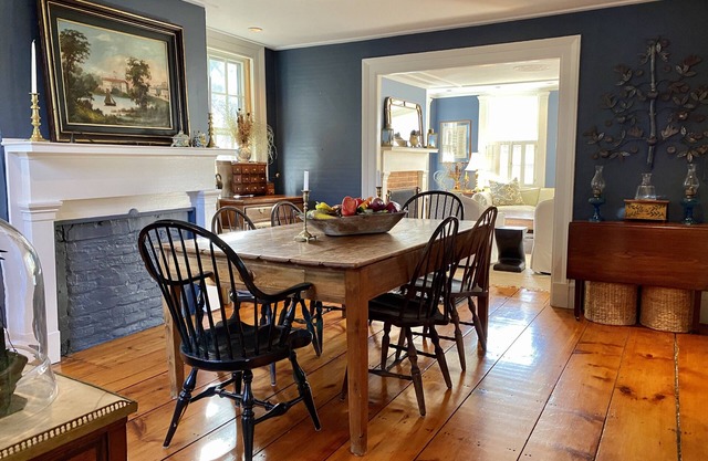 1820 Whaling Captain's Home - A walk to a coffee or cocktail!