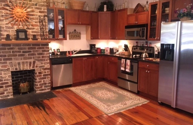 1830's House in Historic Old Towne Petersburg, VA