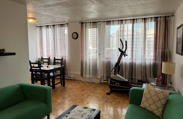 1bedroom apartment in heart of montreal downtown, close to metro Guy Concordia