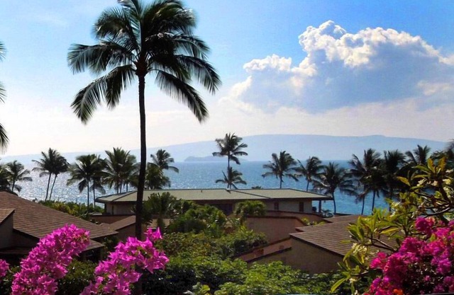 1br/1ba Condo Steps From The Pavilion pool, Mokapu Beach with beautiful views.