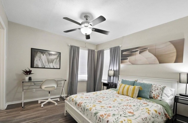 1BR Apt in Austin, TX: Gym, Pool, Near Attractions