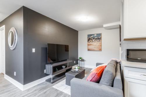 1BR Condo on James Street North