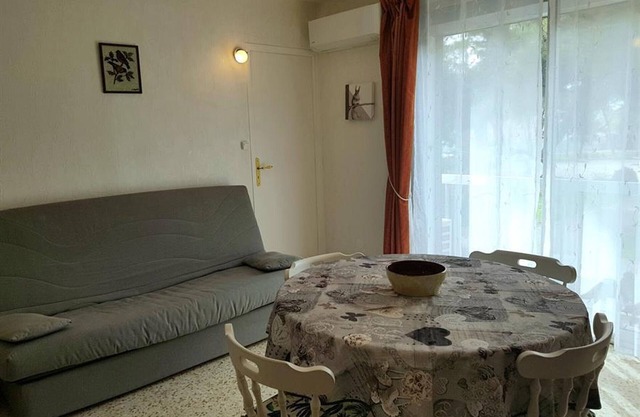 1BR in Balaruc-les-Bains, AC, Parking, 4 pers