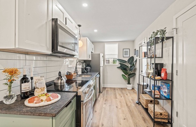 1BR Passyunk AveStunner-Perfect Location
