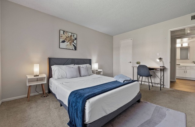 1BR/Pool/Gym/1 Mi To Banner Hospital