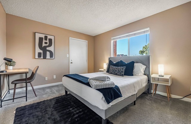 1BR/Pool/Gym/1 Mi To Banner Hospital