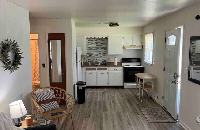 1BR Work Base, WiFi + Laundry