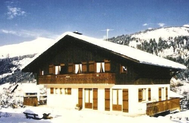 1st floor apartment in Savoyard chalet in Morzine.