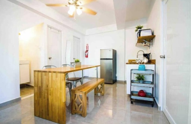 2.1 Apt with Generator for 6, near restaurants