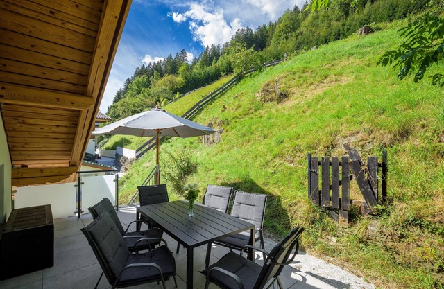 2 apartments with balcony and roof terrace