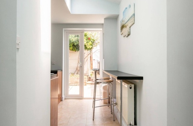 2 b&b 40 percent off weekly half price monthly