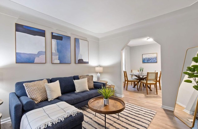 2 BD Home Fast Wi-Fi Wyandotte/Detroit Rivern