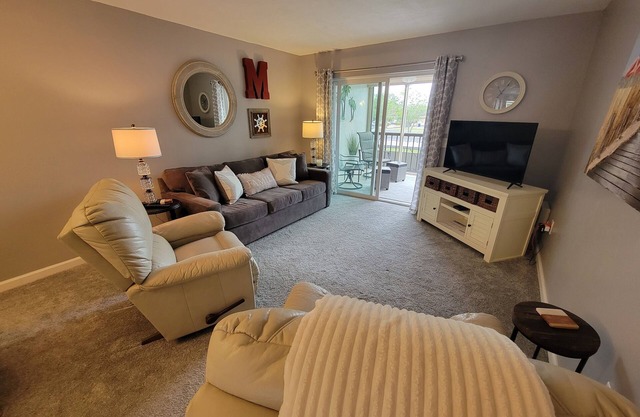 2 Bed/2 Ba Condo near Historic Downtown Fort Myers