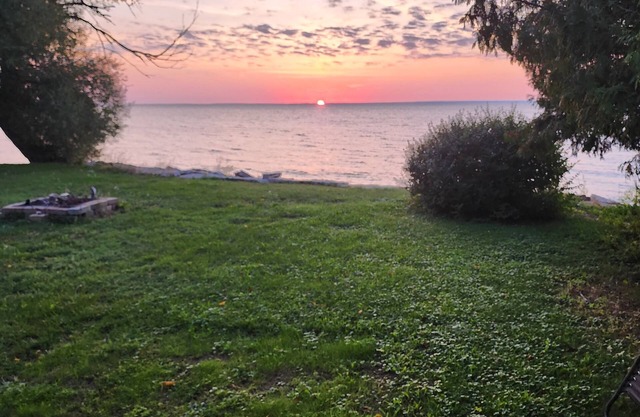 2 Bed 2 Bath House on the Bay!