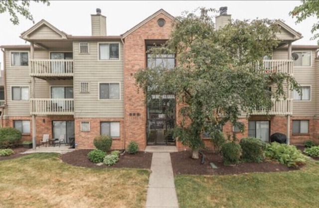 2 bed 2 bath W Pool table/ ping pong etc