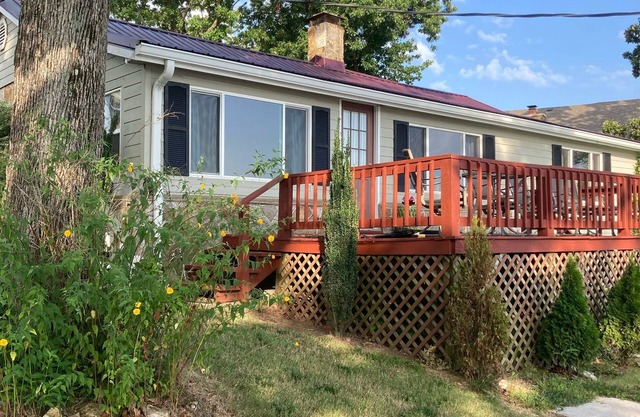 2 bed 2 bath water front lake home