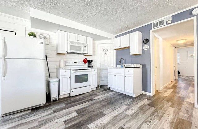 2 Bed Altamonte Springs Apartment Unit #1