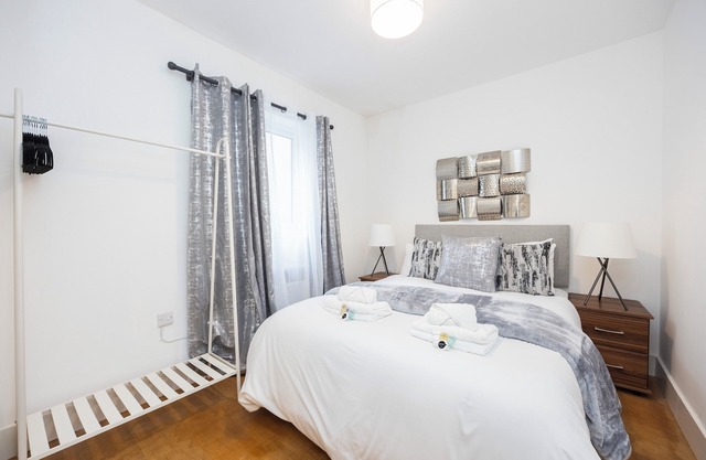 2 Bed Flat | Central Croydon | Sleeps 5 | Contractors | Families