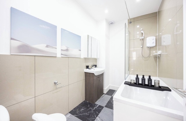 2 Bed Flat | Central Croydon | XBox | Smart TV | Netflix | Free WiFi