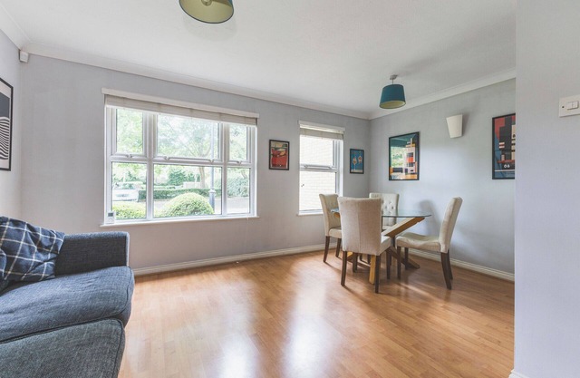 2-Bed Flat Prime Location Near Amenities