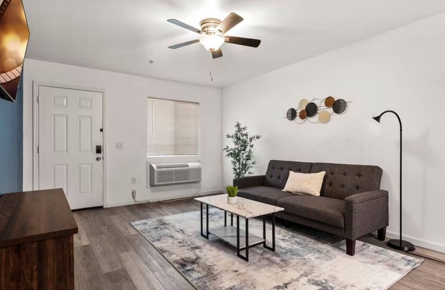 2 Bed Getaway with Free Parking & Modern Comforts