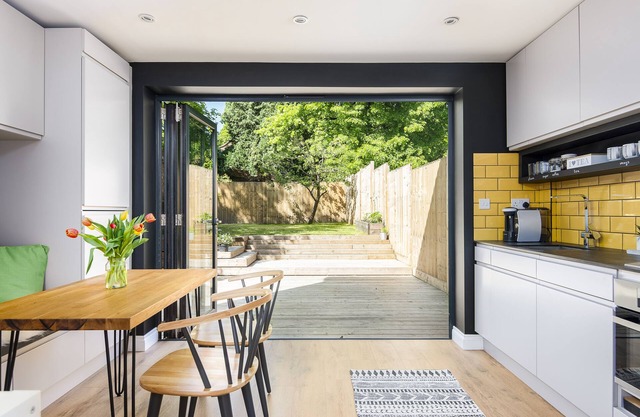 2 bed House Close to Town Centre
