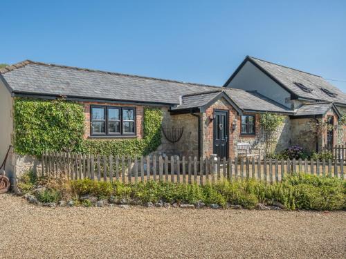 2 bed in Godshill IC085