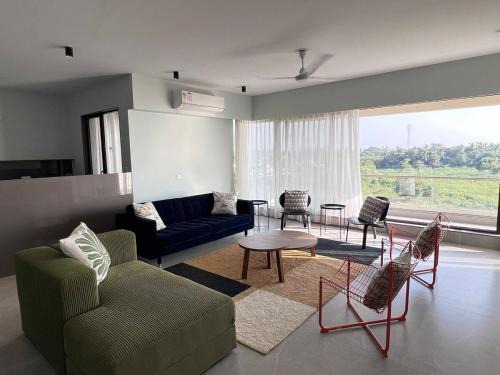 2 Bed room entire apt on beach for family