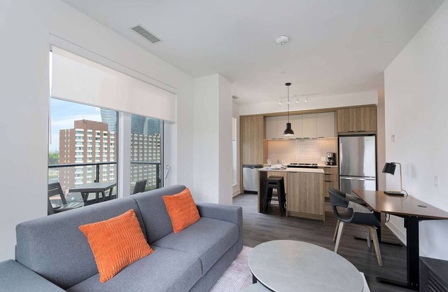 2 Bedroom/2 Bathroom Suite