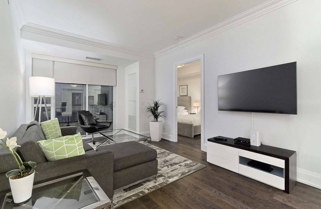 2 Bedroom/2 Bathroom Deluxe Suite