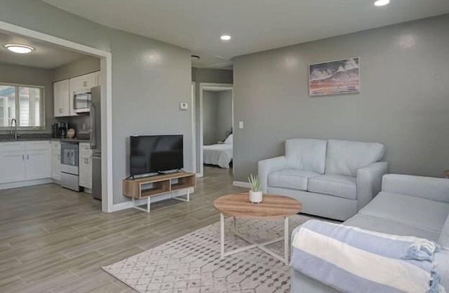 2 Bedroom 660142 by Houzlet