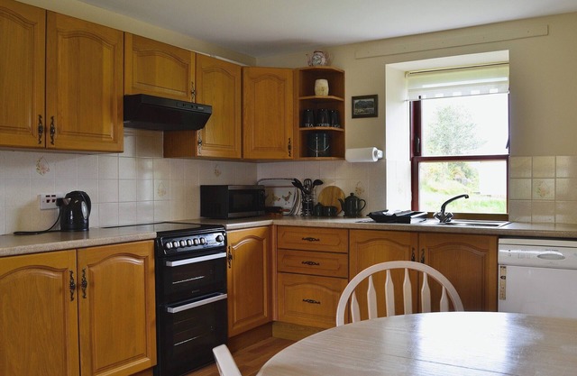 2 bedroom accommodation in Colintraive, Argyll