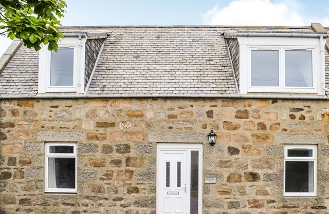 2 bedroom accommodation in Collieston