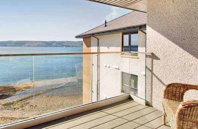 2 bedroom accommodation in Skelmorlie