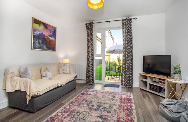 2 bedroom accommodation in Dartmouth