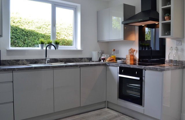 2 bedroom accommodation in Llansaint, near Kidwelly
