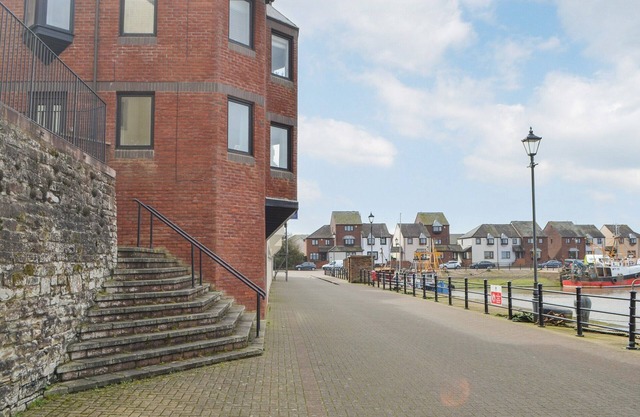2 bedroom accommodation in Maryport