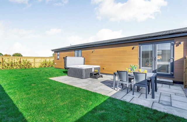 2 bedroom accommodation in Offenham