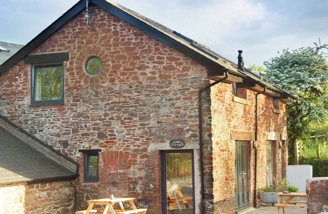 2 bedroom accommodation in Blagdon, near Paignton