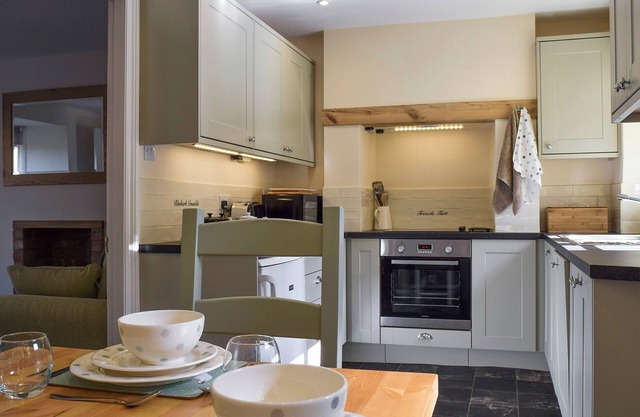 2 bedroom accommodation in Hook Norton, near Chipping Norton
