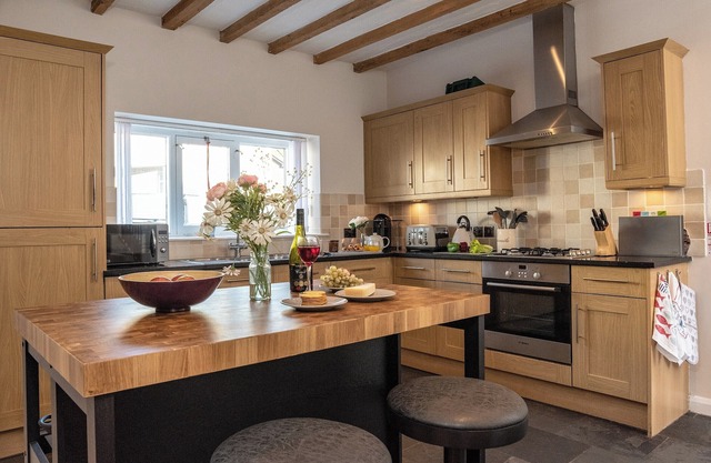 2 bedroom accommodation in Brixham