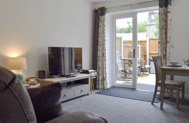 2 bedroom accommodation in Glossop