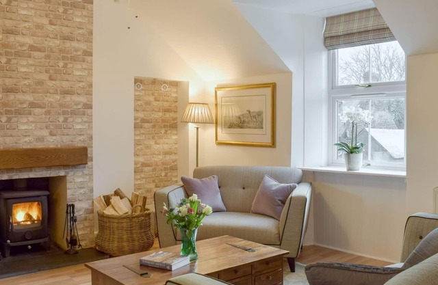 2 bedroom accommodation in Kirkoswald, near Maybole