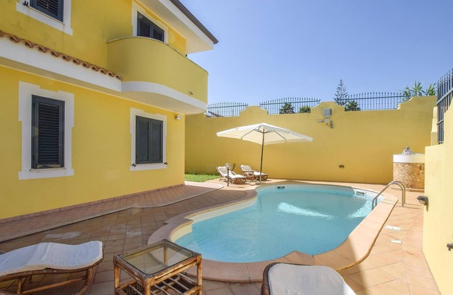2 bedroom accommodation in BRIATICO